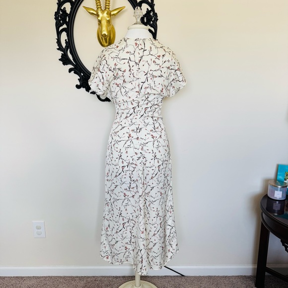 H&M White Floral Print Tapered Waist Dress - Picture 7 of 10